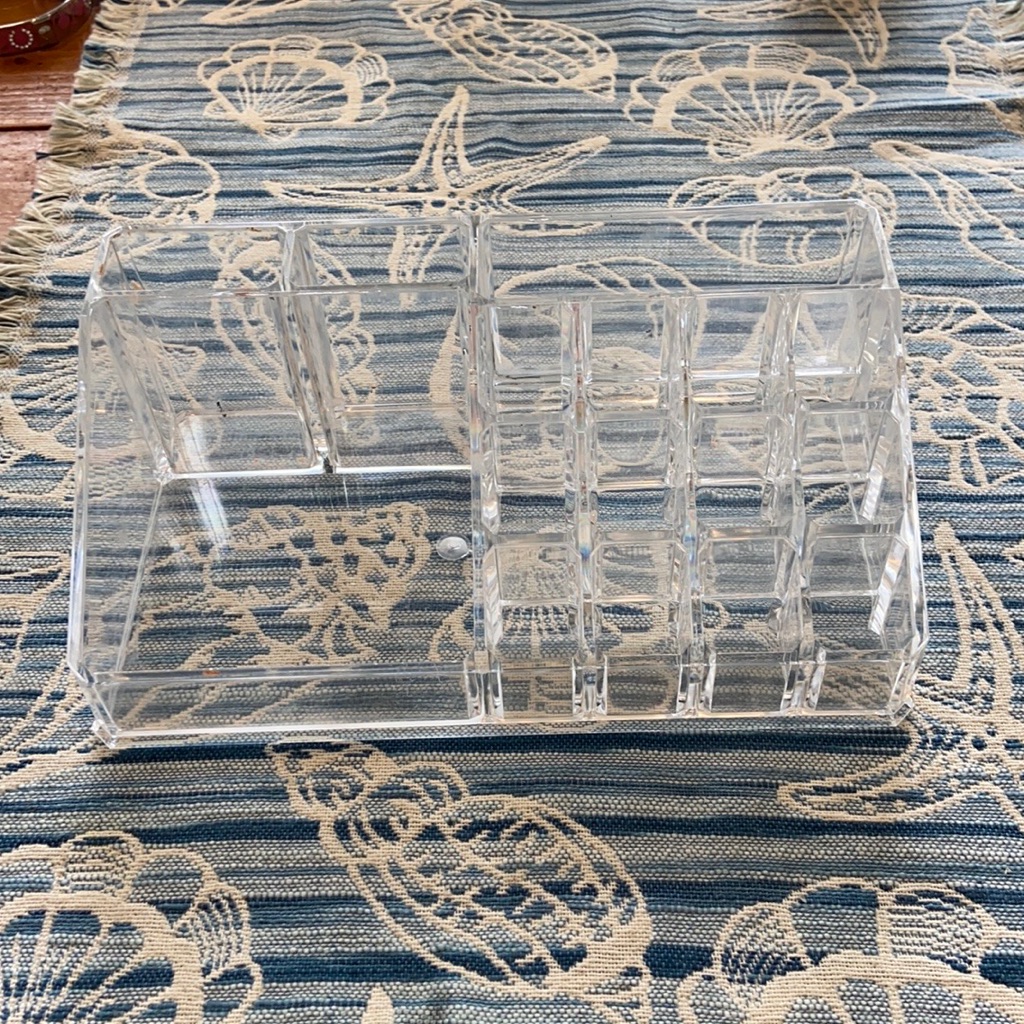 Makeup Organizer.